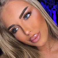 AubrieleRouj1 live cam